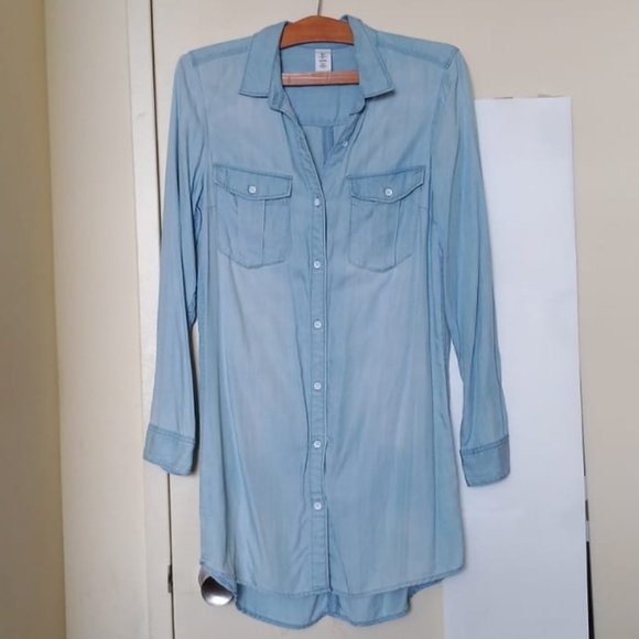 H&M Tops - H&M Light Blue Denim Button Down Shirt
